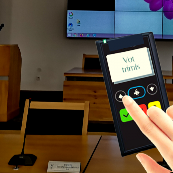 Ce beneficii aduce intr-un consiliu un sistem de votare electronic wireless?